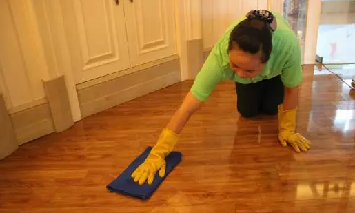 木地板打蠟4.png 木地板打蠟4.png