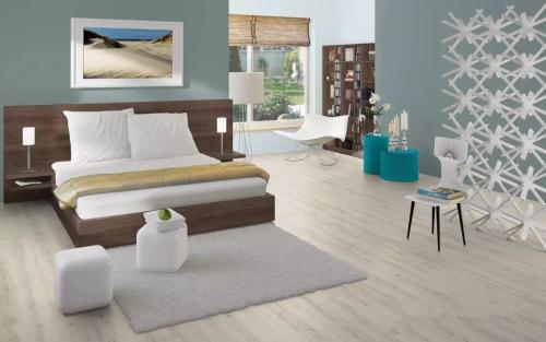 灰色木地板.jpg 灰色木地板.jpg